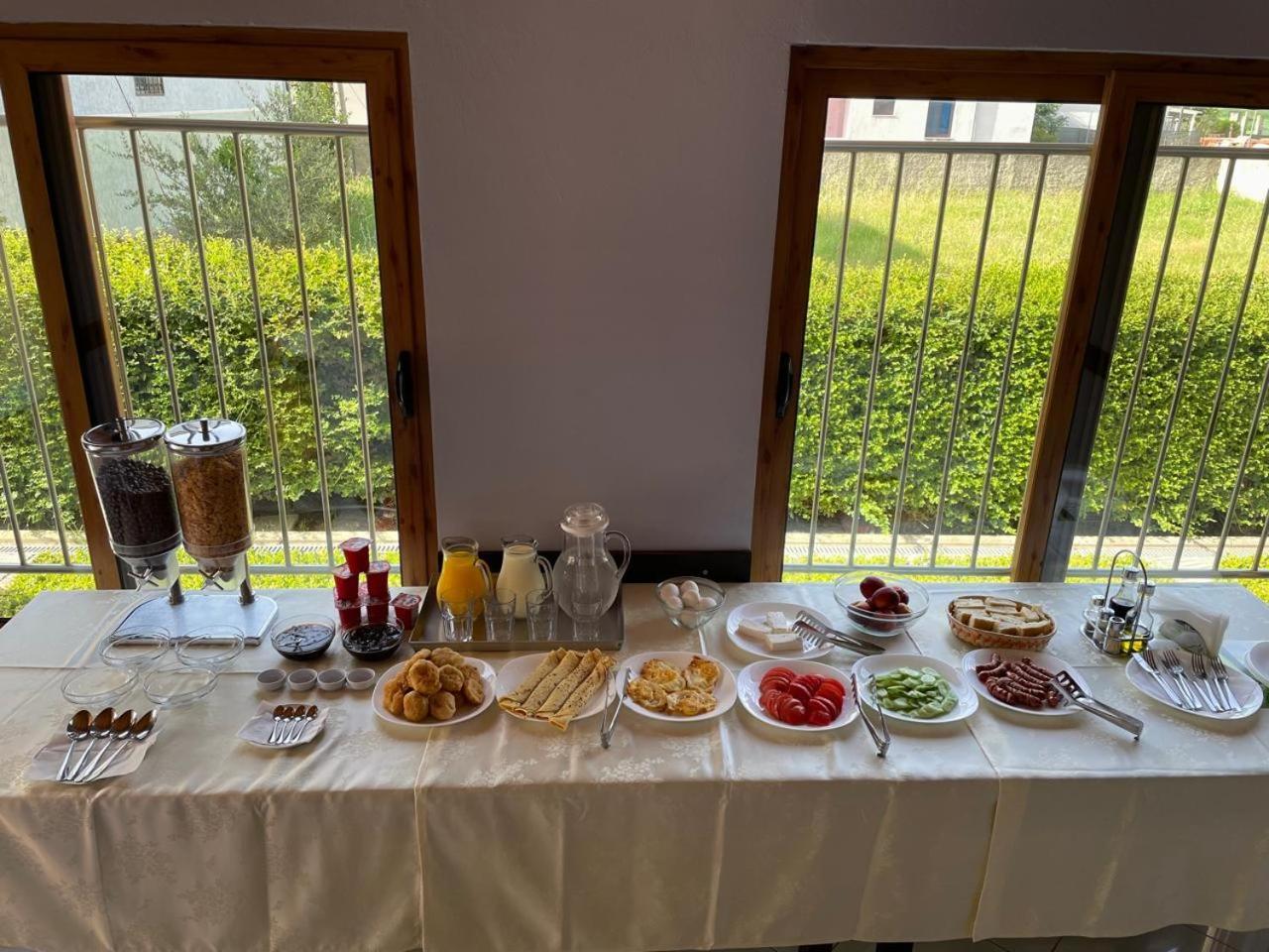 Hotel Restaurant Globi Velipojë 외부 사진