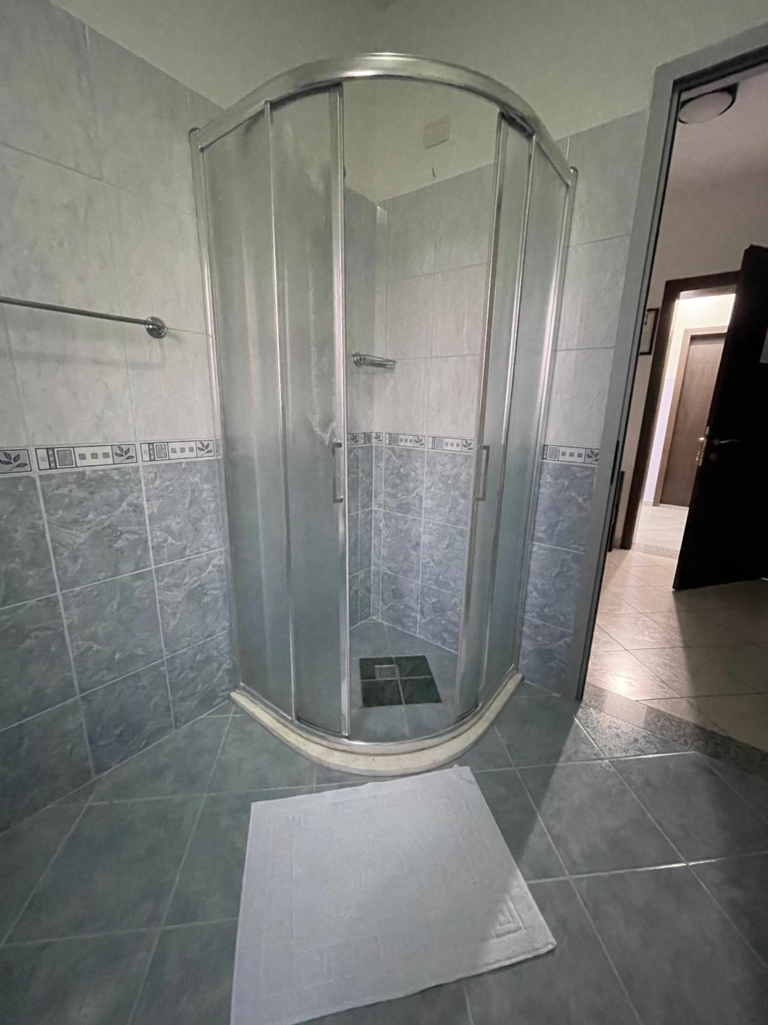 Hotel Restaurant Globi Velipojë 외부 사진