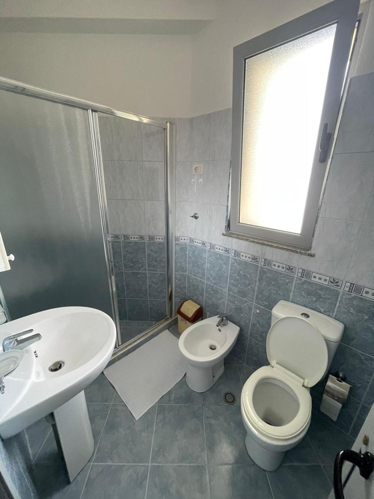 Hotel Restaurant Globi Velipojë 외부 사진