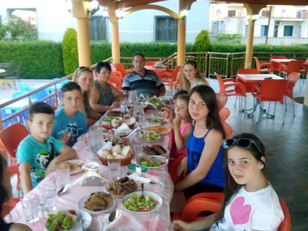 Hotel Restaurant Globi Velipojë 외부 사진