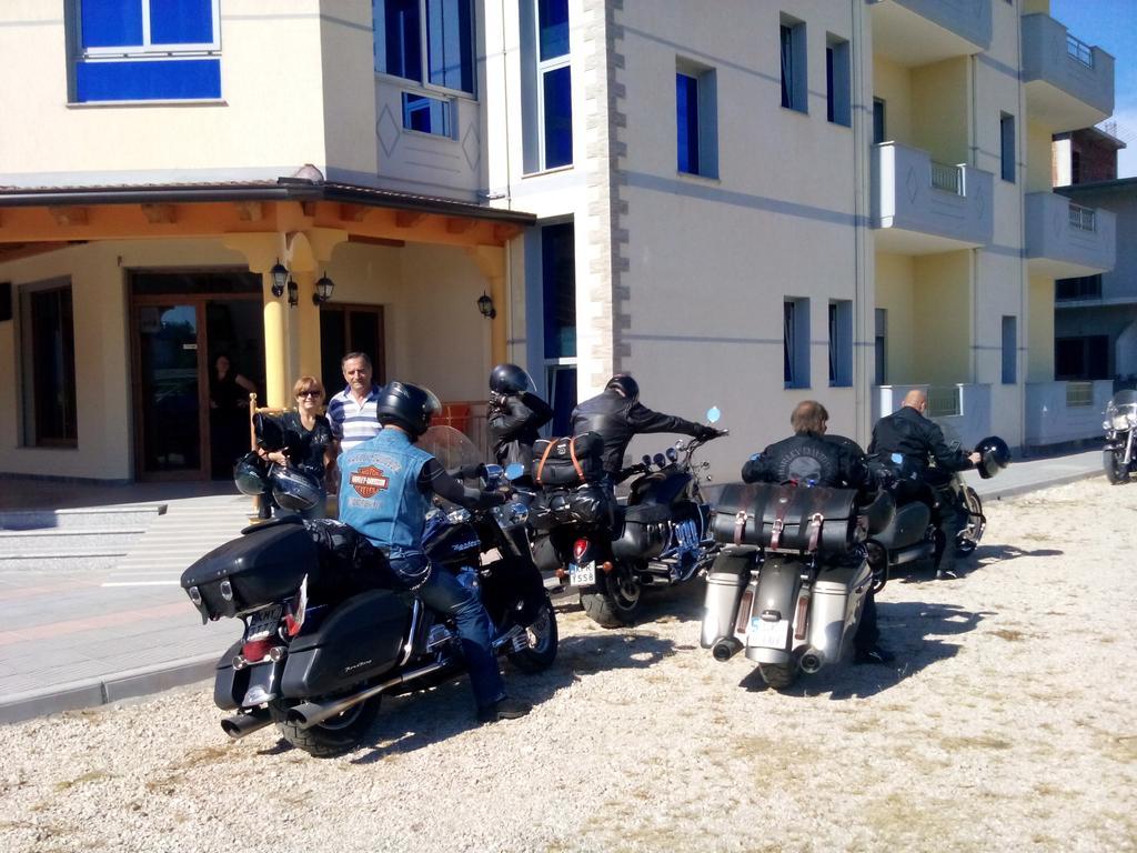 Hotel Restaurant Globi Velipojë 외부 사진