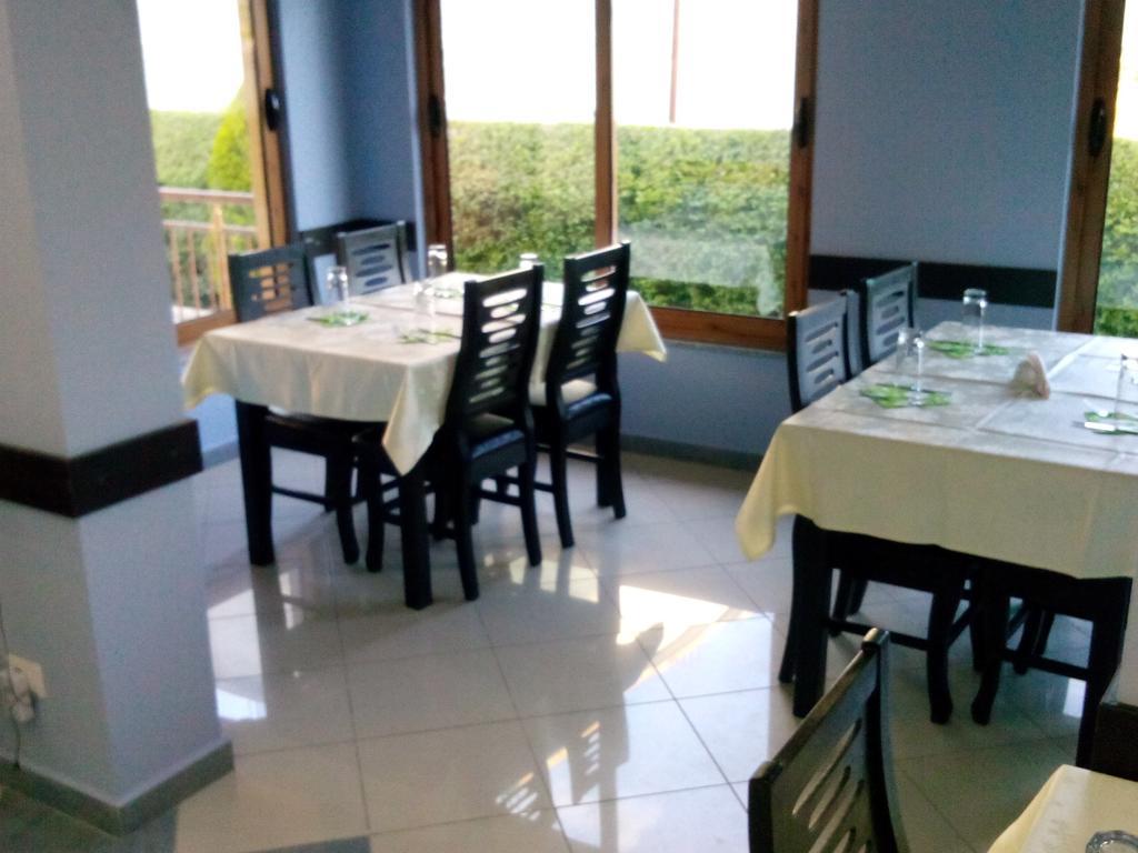Hotel Restaurant Globi Velipojë 외부 사진