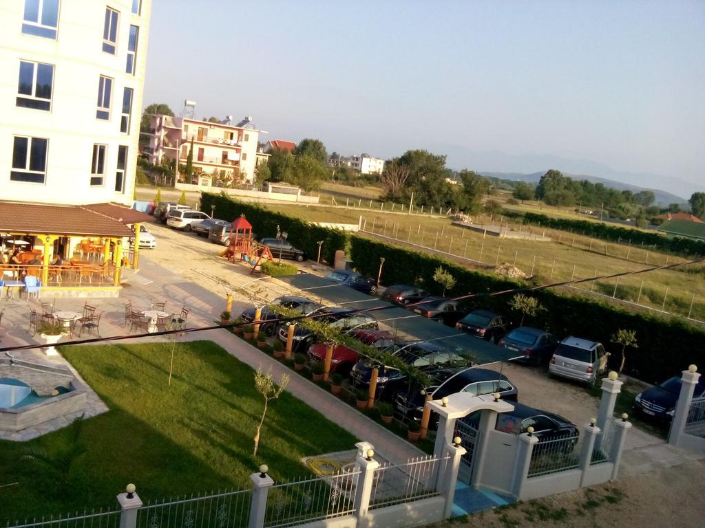 Hotel Restaurant Globi Velipojë 외부 사진