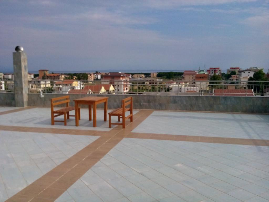 Hotel Restaurant Globi Velipojë 외부 사진